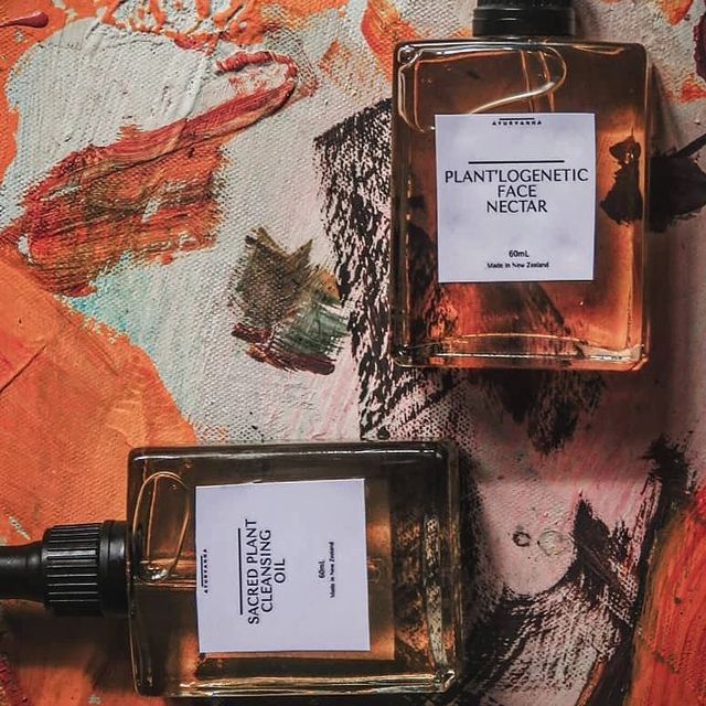 Plant'logenetic Face Nectar